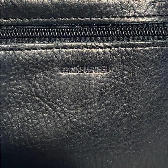 Fossil Women's Vintage Black Leather Wallet - Picture 5 of 15